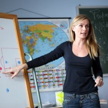 Serena Autieri in una scena della commedia Notte prima degli esami - Oggi