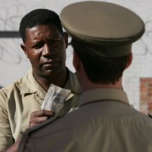 Dennis Haysbert in una scena di 'Il colore della libertà'