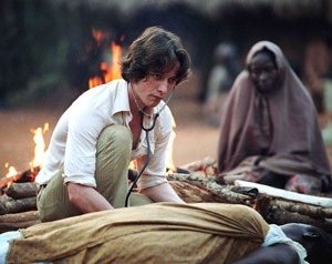 James McAvoy in una scena de L´ultimo re di Scozia