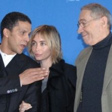 Sami Bouajila, Emanuelle Béart e André Téchiné alla Berlinale 2007 per il film Les Témoins