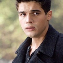 Steven Strait in una sequenza del film The Covenant
