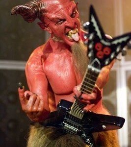 Dave Grohl in una scena di Tenacious D e il destino del rock