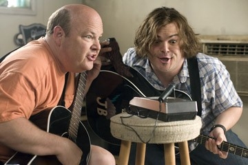 Kyle Gass e Jack Black in una scena di Tenacious D e il destino del rock