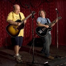 Jack Black con Kyle Gass in una scena di Tenacious D e il destino del rock