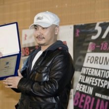Wang Quanan riceve il premio della Giuria Ecumenica a Berlino per 'Tuya's Marriage'