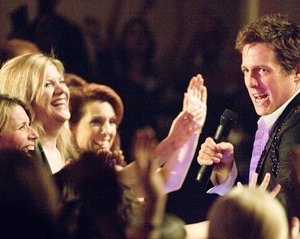 Kristen Johnson e Hugh Grant in una scena di Scrivimi una canzone