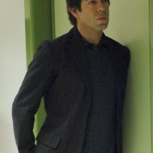 Pierfrancesco Favino in una scena drammatica di Saturno Contro