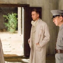 Edward Norton Lu Xia E Anthony Wong In Una Scena De Il Velo Dipinto 37239