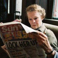 Judi Dench in una scena del film Diario di uno scandalo