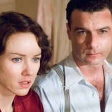 Liev Schreiber e Naomi Watts in una scena de Il velo dipinto