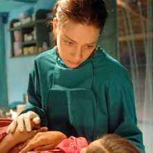 Giovanna Mezzogiorno in una scena del dramma Lezioni di volo