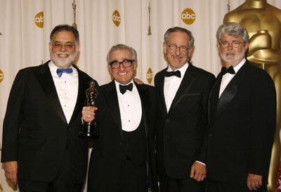 Martin Scorsese, Oscar 2007 come miglior regista per The Departed, viene premiato da Francis F. Coppola, Steven Spielberg e George Lucas