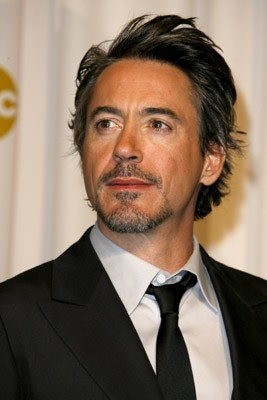 Un bel primo piano di Robert Downey Jr., presentatore agli Oscar 2007