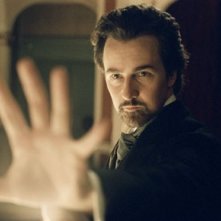 Edward Norton in una scena del film The Illusionist (2006)
