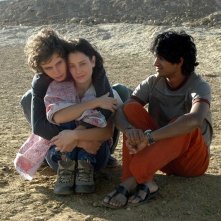 Tom Angel Karumathy, Giovanna Mezzogiorno e Andrea Miglio Risi in una scena del film Lezioni di volo