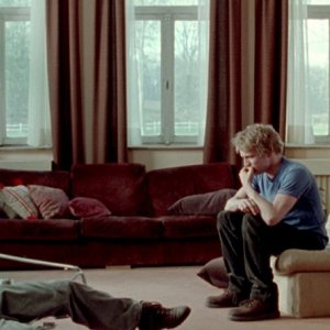 Una scena del film Proprietà privata