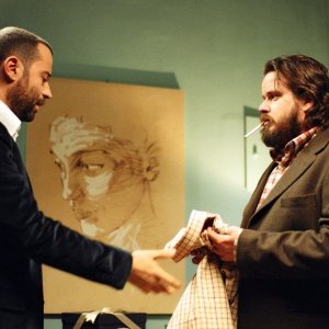 Fabio Volo e Giuseppe Battiston in una scena del film Uno su due