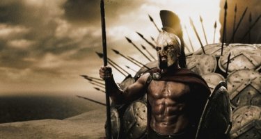 Gerard Butler in una scena del film 300