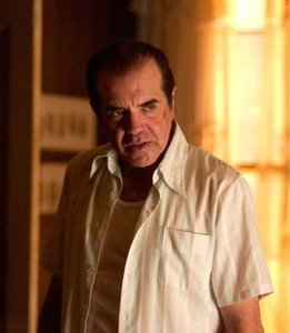 Chazz Palminteri in una scena del film Guida per riconoscere i tuoi santi