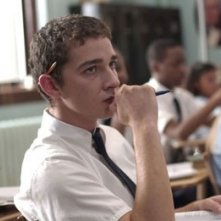 Shia LaBeouf in una scena del film Guida per riconoscere i tuoi santi