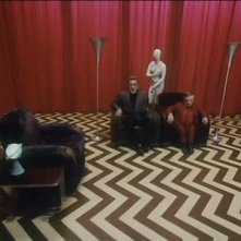 Al Strobel e Michael J. Anderson in una scena di FUOCO CAMMINA CON ME