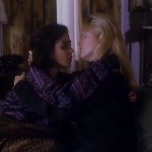 Phoebe Augustine e Sheryl Lee in una scena di FUOCO CAMMINA CON ME