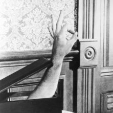 Ted Cassidy nei panni di Mano ne 'La famiglia Addams'