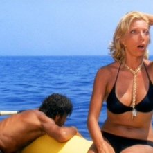 Mariangela Melato e Giancarlo Giannini (di spalle) Travolti da un insolito destino