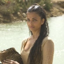 l'attrice Aishwarya Rai in una scena del film L'ultima legione