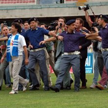 Marco Leonardi in una scena del film Maradona, la mano di Dio incentrato sull'ex-giocatore del Napoli