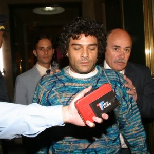 Marco Leonardi in una scena drammatica del film Maradona, la mano di Dio
