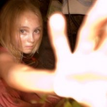 AnnaSophia Robb in una scena del film I segni del male
