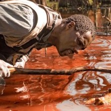Idris Elba in una scena del thriller I segni del male