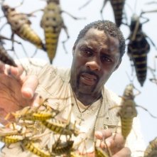 Idris Elba in una scena del film I segni del male (The Reaping)
