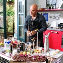 Luca Zingaretti in una sequenza della commedia Tutte le donne della mia vita