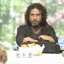 Raz Degan in una scena del film Cento chiodi