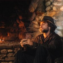 Raz Degan in una scena del film Cento chiodi