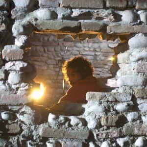 Raz Degan in una scena del film Cento chiodi