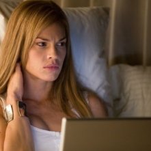 La Swank in una scena del film I segni del male