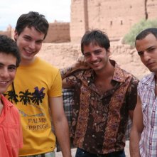 Lorenzo Balducci, Daniele De Angelis e Jamil Hammoudi in una scena del film Last Minute Marocco