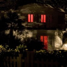 Una scena del film Nero bifamiliare