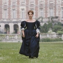 Laura Morante in una scena de Le avventure galanti del giovane Moliere