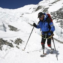 Mark Inglis in una scena di 'Everest: oltre il limite'