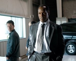 Mark Wahlberg e Danny Glover in una scena di Shooter