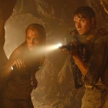 MIchael McMillian e Jessica Stroup in una scena di The Hills Have Eyes II