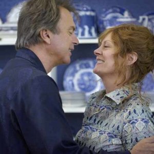 Susan Sarandon e Sam Neill in una scena del film Irresistible