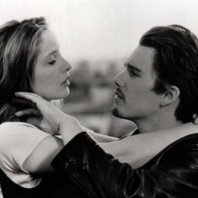 Julie Delpy Ed Ethan Hawke In Una Scena Del Film Prima Dell Alba 39482