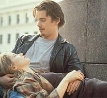 Julie Delpy ed Ethan Hawke in una scena del film 'Prima dell'alba'