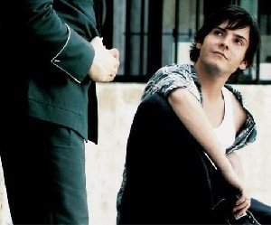 Daniel Brühl in una scena di Salvador