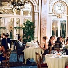 Isabelle Carré e José Garcia in una scena di Hotel a cinque stelle